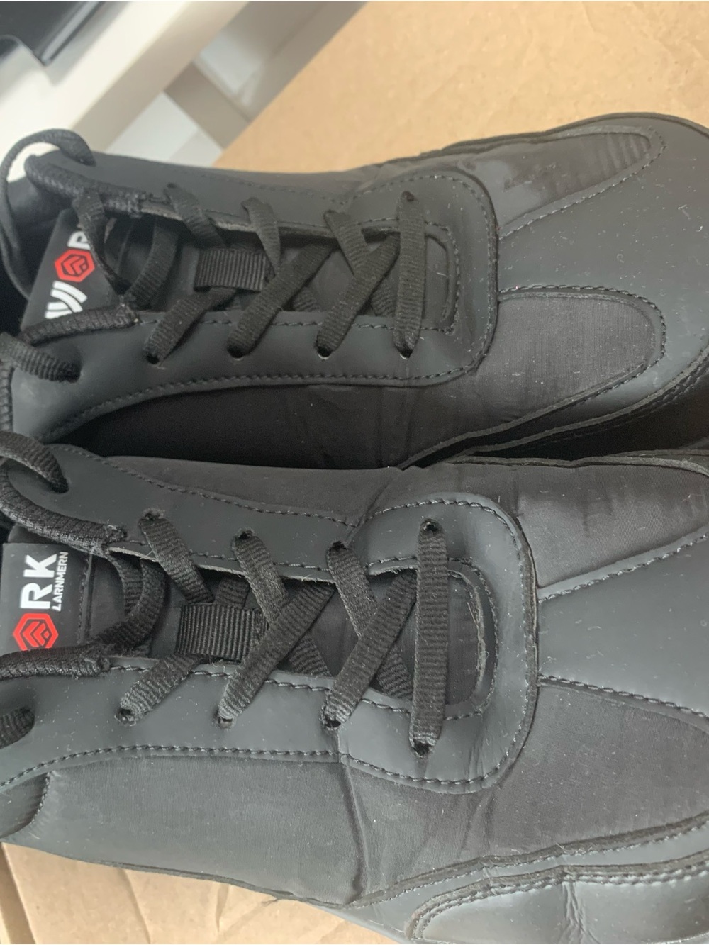 ARK Men’s Black Lace-Up Casual Sneakers